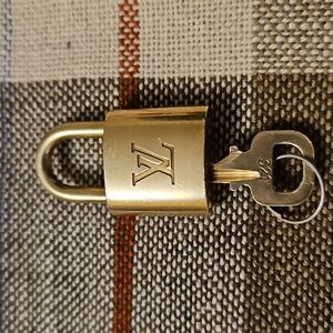 Louis Vuitton Lock And Key #321